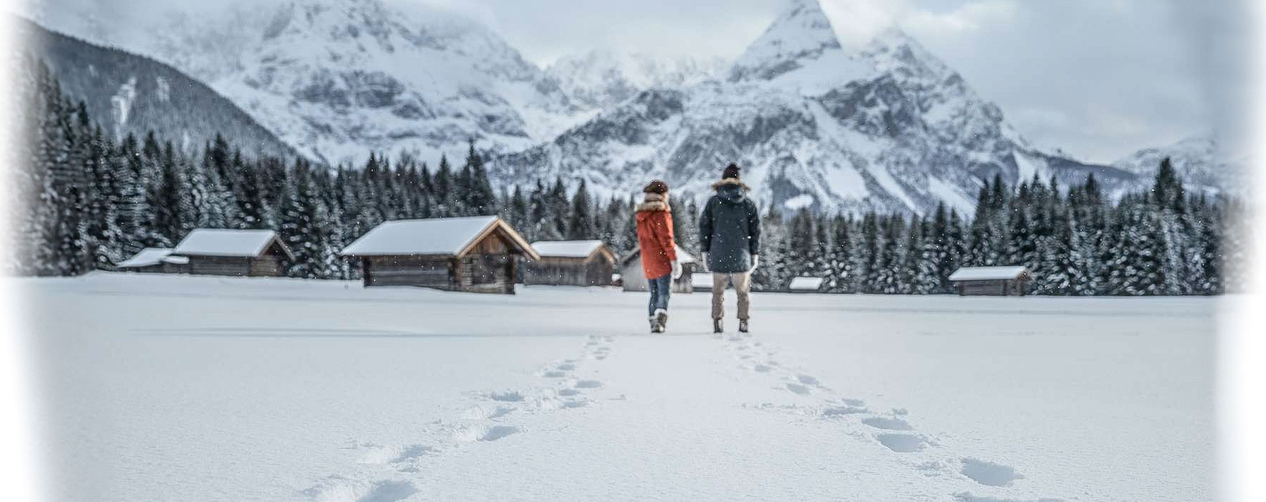 Romantische Schneewanderungen in Tirol Winterwandern in der Tiroler Bergwelt